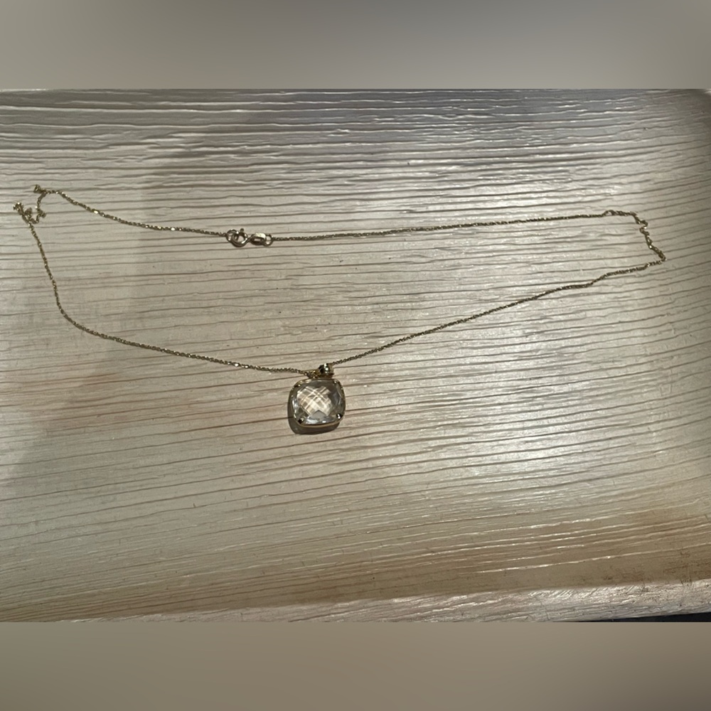 Elegant 14k Gold Semi-precious Pendant Necklace
